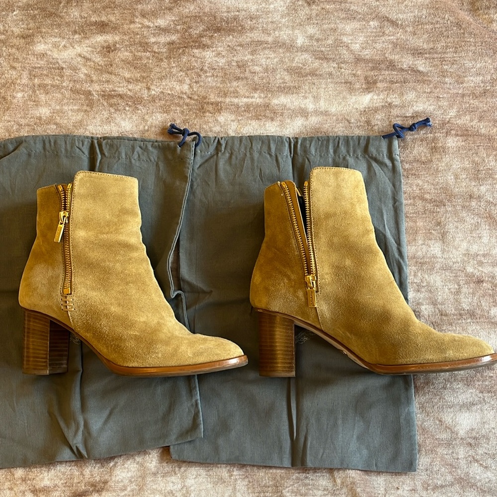 Sarah Flint Perfect Booties 70 in Camel Crosta (beige) suede